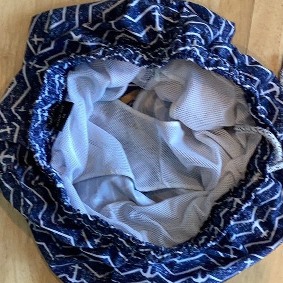 Molokai swim trunks, size Medium, new condition. - Picture 5 of 6